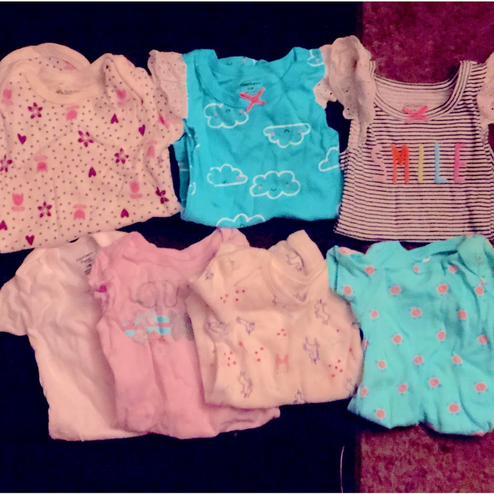 Baby onesies shirts